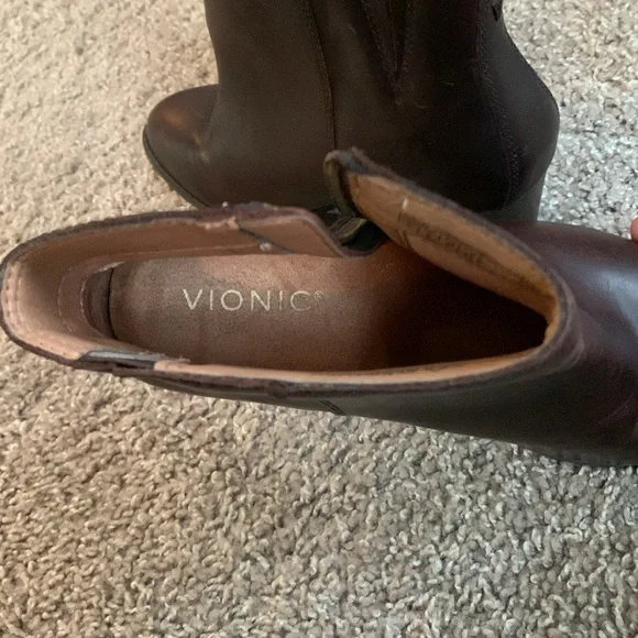 Vionic dark brown weather resistant ankle boots - Picture 4 of 6